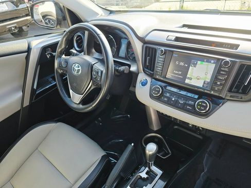 Used 2018 Toyota RAV4 Limited w/ Carpet Mat Package AWD/4WD image 12