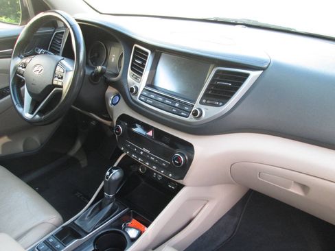 Used 2017 Hyundai Tucson Limited w/ Limited Ultimate Package 03 AWD/4WD image 19