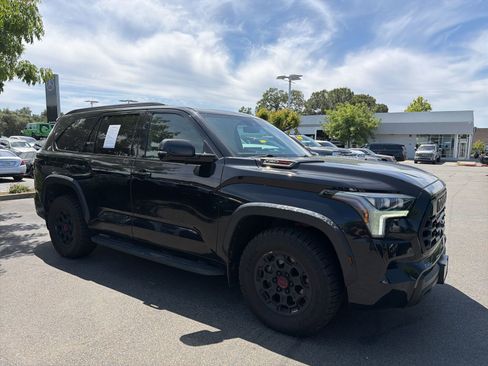 Used 2024 Toyota Sequoia 4WD image 4