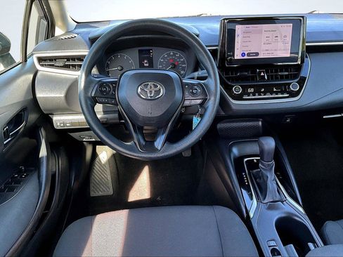 Used 2023 Toyota Corolla LE image 5