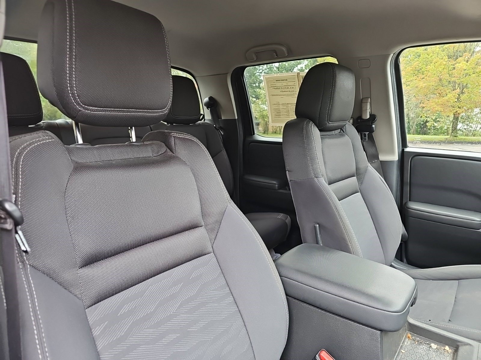 Used 2022 Nissan Frontier SV AWD/4WD image 11