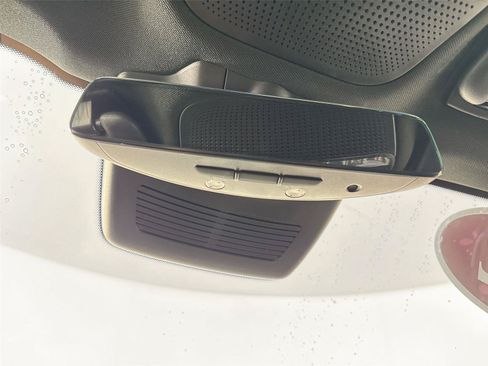 Used 2022 Mercedes-Benz GLC 300 image 22