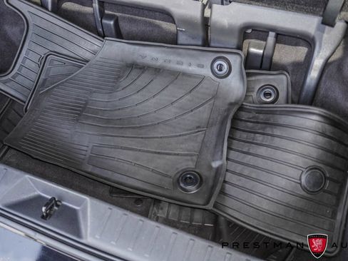 Used 2023 Toyota Sienna Platinum AWD/4WD image 49