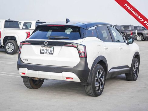 Used 2025 Nissan Kicks SV w/ Illumination Package FWD image 6