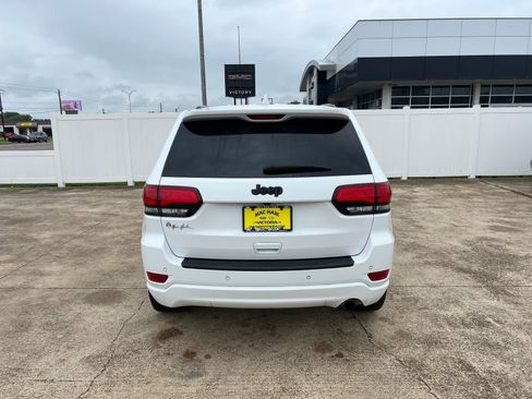 Used 2021 Jeep Grand Cherokee Laredo X RWD image 4