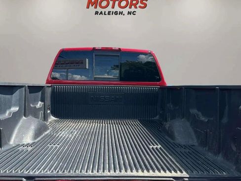 Used 2012 Nissan Titan SV w/ SV Value Truck Pkg image 38