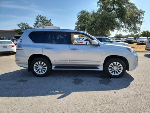 Used 2014 Lexus GX 460 w/ Premium Package AWD/4WD image 4