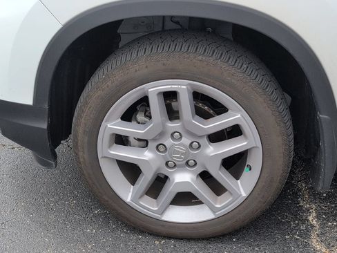 Used 2025 Honda Passport EX-L image 12