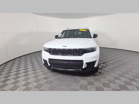 Used 2023 Jeep Grand Cherokee L Laredo RWD image 51