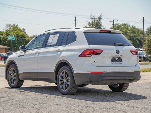 Certified 2024 Volkswagen Tiguan SE FWD image 6