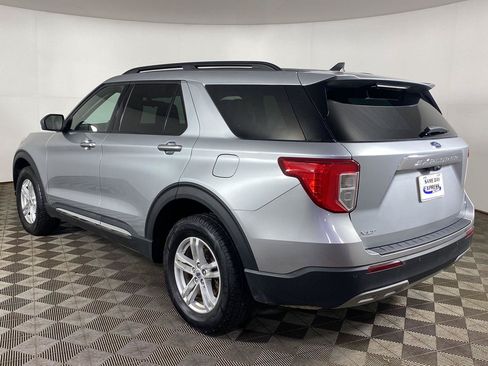 Used 2023 Ford Explorer XLT w/ Equipment Group 202A AWD/4WD image 26