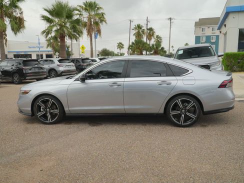 Used 2025 Honda Accord Sport image 8