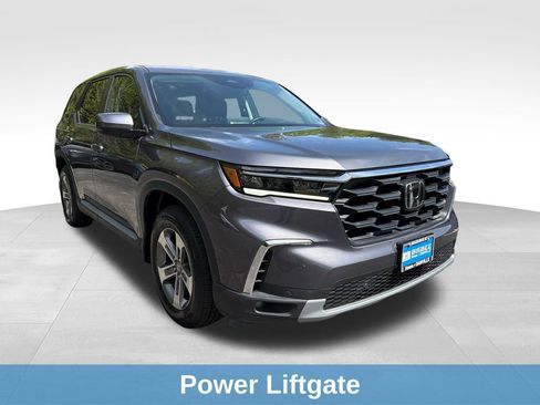 Used 2025 Honda Pilot EX-L image 10