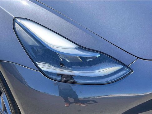 Used 2023 Tesla Model 3 Standard Range RWD image 28