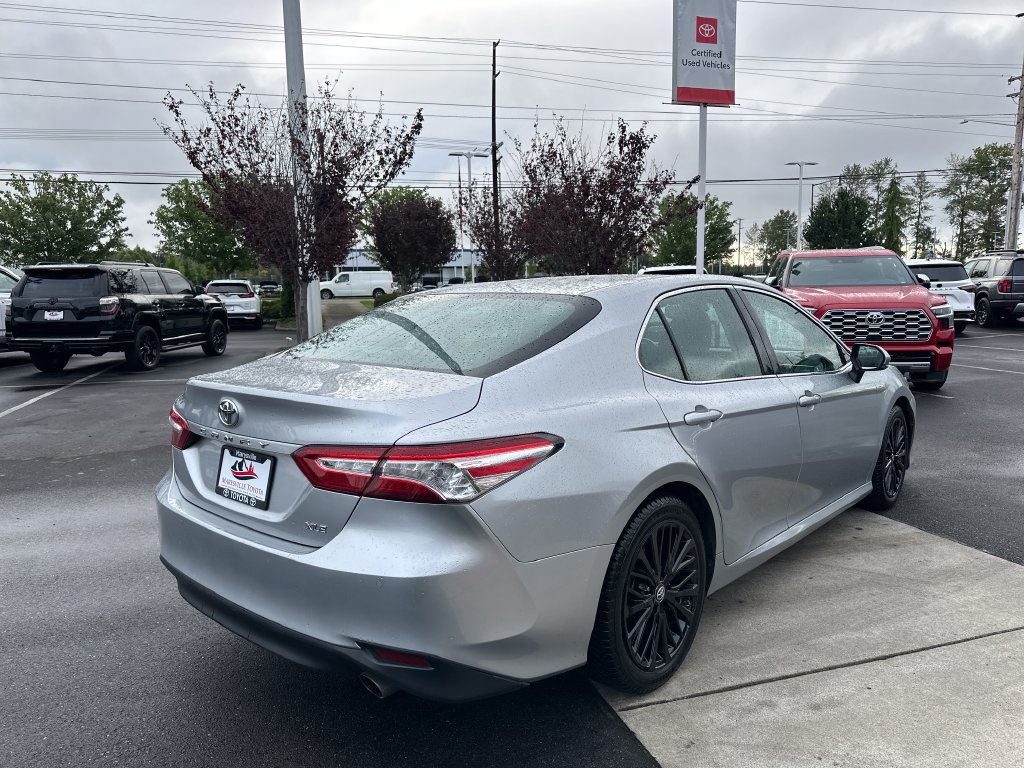 Used 2018 Toyota Camry XLE FWD image 5