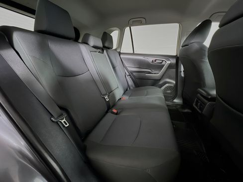 Used 2022 Toyota RAV4 LE AWD/4WD image 22