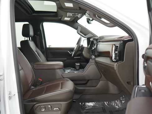 Used 2024 GMC Sierra 1500 Denali w/ Technology Package AWD/4WD image 12