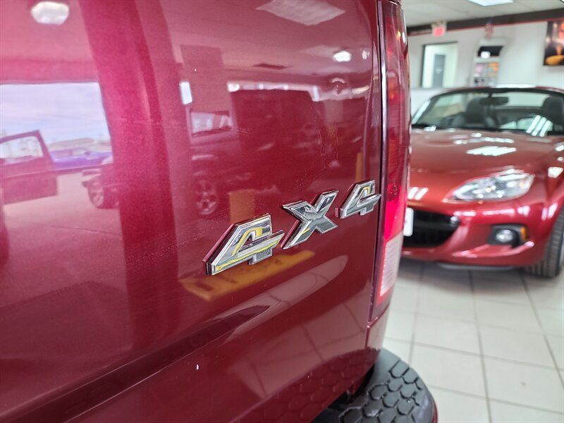 Used 2017 RAM 1500 Express AWD/4WD image 29