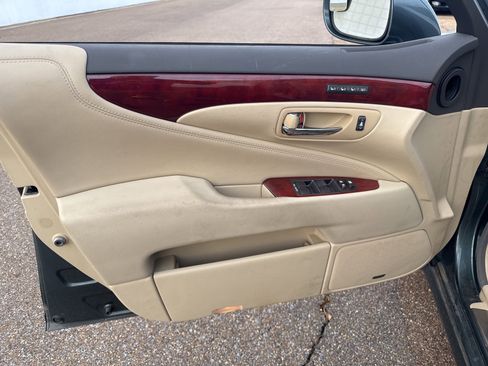 Used 2007 Lexus LS 460 image 19