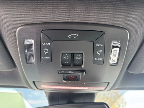 Used 2024 Toyota Sienna XSE w/ XSE Plus Package AWD/4WD image 24
