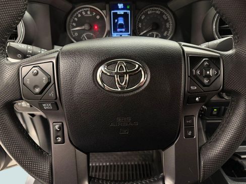 Used 2022 Toyota Tacoma TRD Off-Road w/ Technology Package AWD/4WD image 14