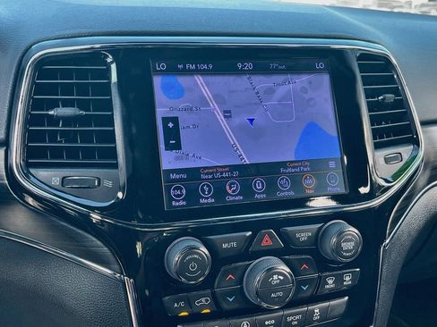 Used 2019 Jeep Grand Cherokee Limited w/ Trailer Tow Group IV AWD/4WD image 13