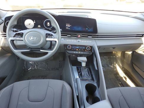 Used 2024 Hyundai Elantra SEL image 8