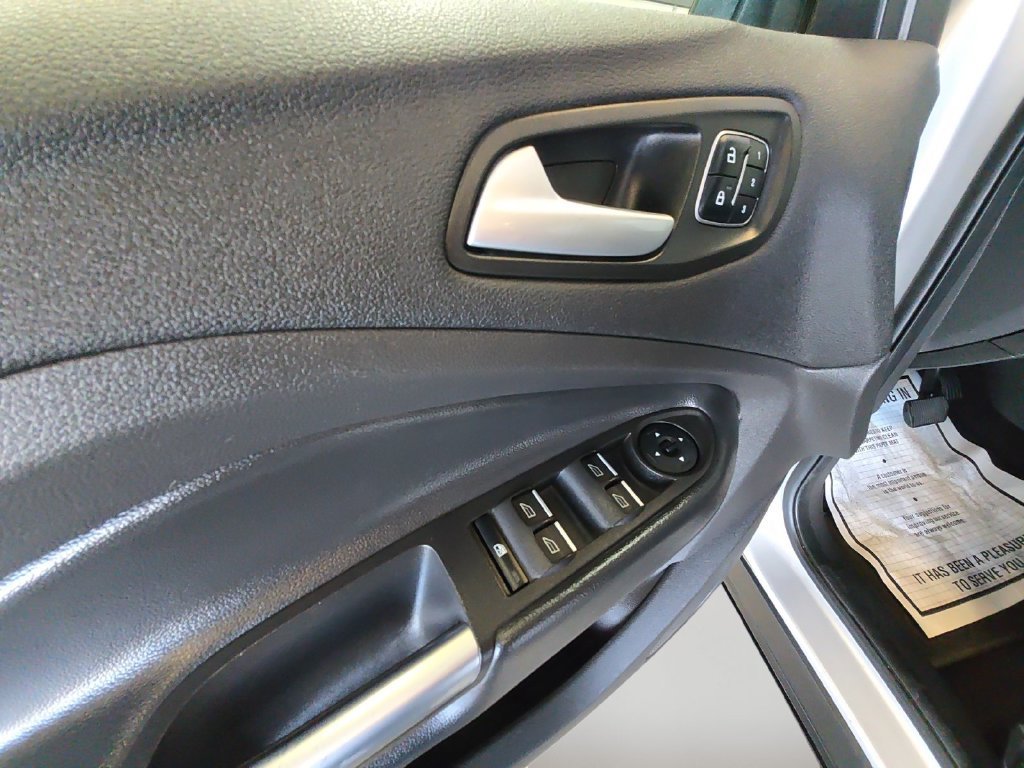 Used 2019 Ford Escape Titanium w/ U9j03 - Titanium Tow Package AWD/4WD image 14
