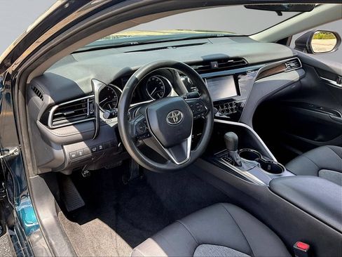 Used 2019 Toyota Camry LE FWD image 18