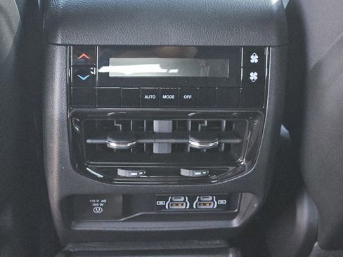 New 2025 Jeep Grand Cherokee L Altitude image 23