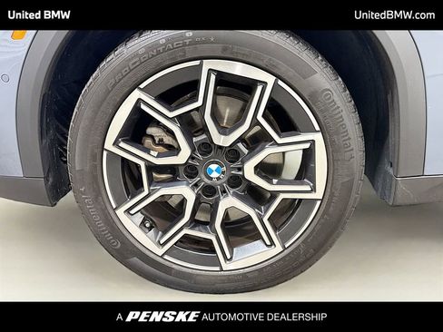 Used 2025 BMW X2 xDrive28i AWD/4WD image 2