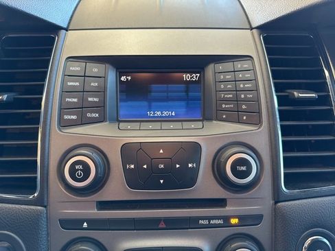 Used 2015 Ford Taurus SEL image 18