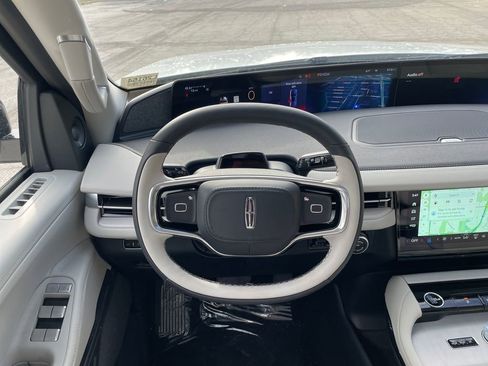 New 2026 Lincoln Navigator Reserve w/ Jet Appearance Package AWD/4WD image 21