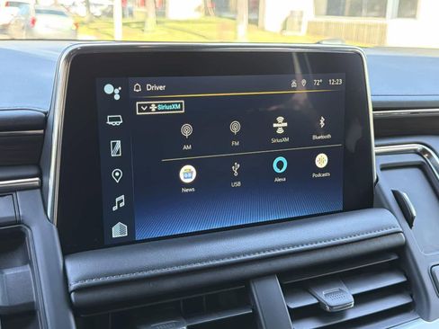 Used 2023 Chevrolet Suburban LT image 18