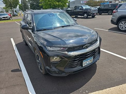 Used 2021 Chevrolet TrailBlazer RS w/ Convenience Package FWD image 2