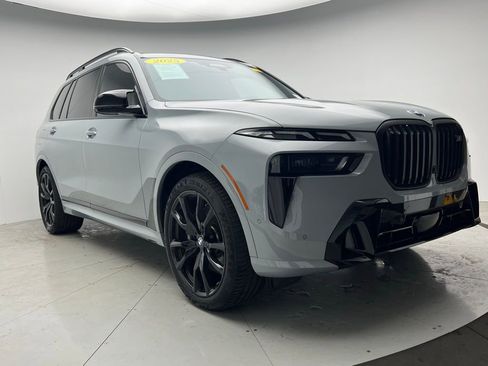 Used 2025 BMW X7 M60i image 2