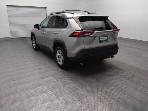 Used 2019 Toyota RAV4 XLE FWD image 3