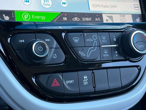 Used 2020 Chevrolet Bolt LT FWD image 29