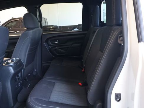 Used 2019 Nissan Titan SV w/ SV Convenience Package AWD/4WD image 14