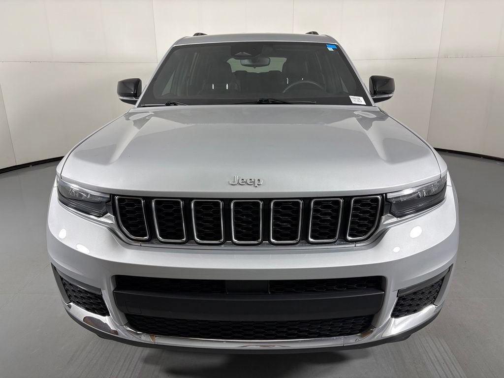 Used 2024 Jeep Grand Cherokee L Limited RWD image 3