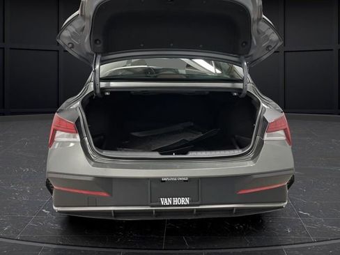 Used 2025 Hyundai Elantra SEL image 14