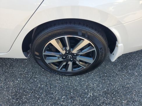 New 2025 Nissan Versa SV w/ Trunk Package image 6