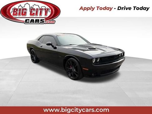 Used 2018 Dodge Challenger R/T Plus RWD image 1