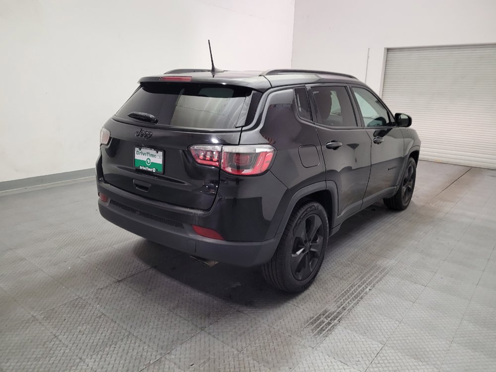 Used 2018 Jeep Compass Latitude w/ Popular Equipment Group FWD image 9