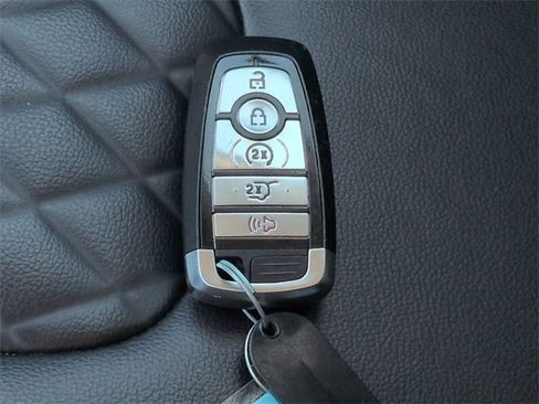 Certified 2024 Ford Edge Titanium image 28