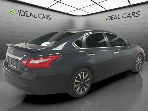 Used 2016 Nissan Altima 2.5 SV FWD image 5