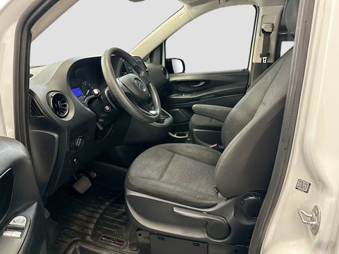 Used 2021 Mercedes-Benz Metris image 13