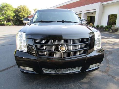 Used 2013 Cadillac Escalade ESV Premium image 8