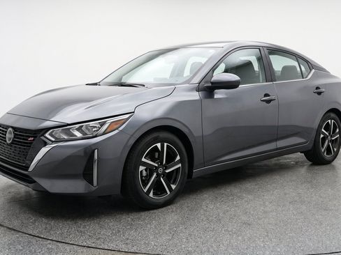 Used 2025 Nissan Sentra SV FWD image 3