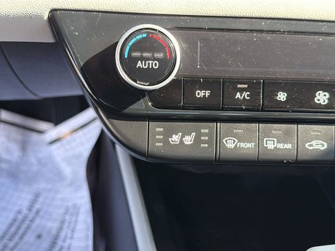 Used 2023 Hyundai Elantra Limited image 20